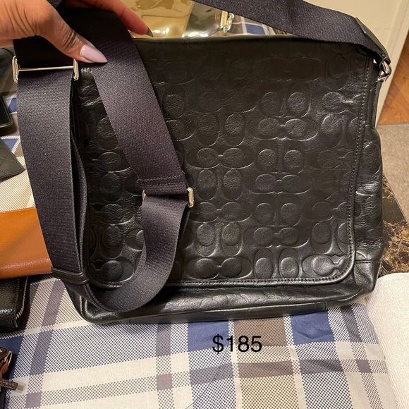 Handbag and accessories overload! - Picture 6 of 9